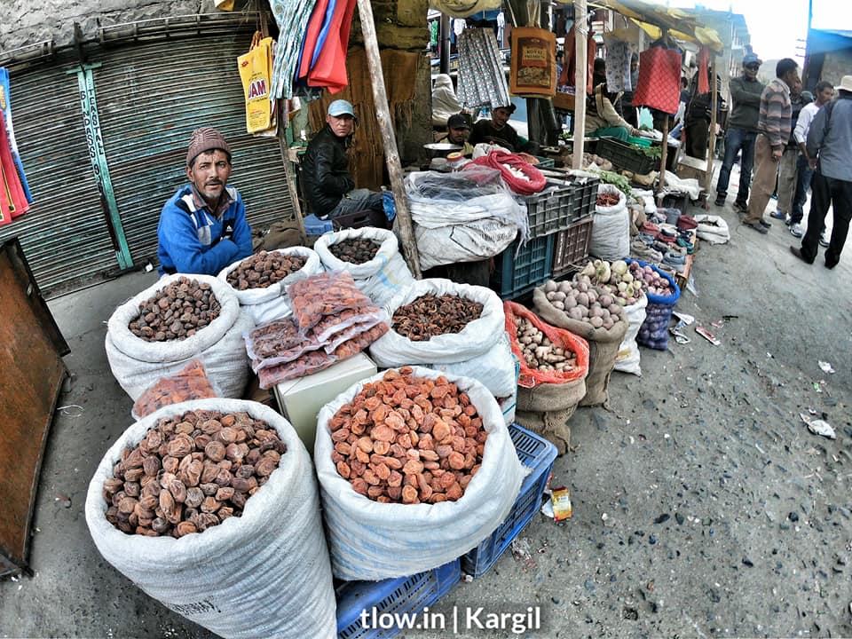 Dar fruits being sold in Kargil 