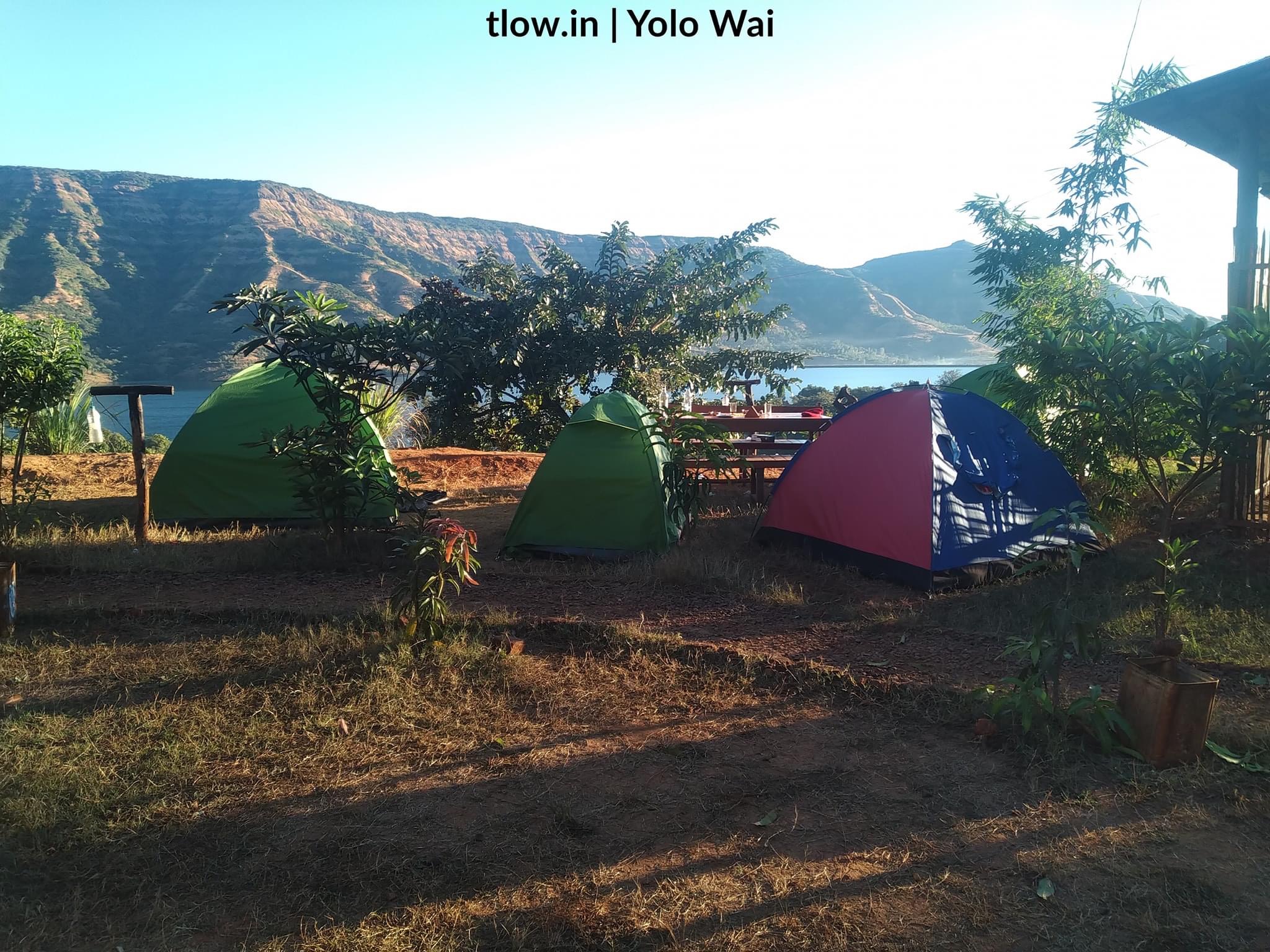 Tent setup in Wai