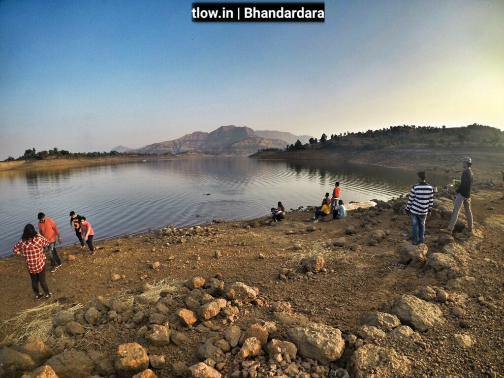 Bhandardara lake side 