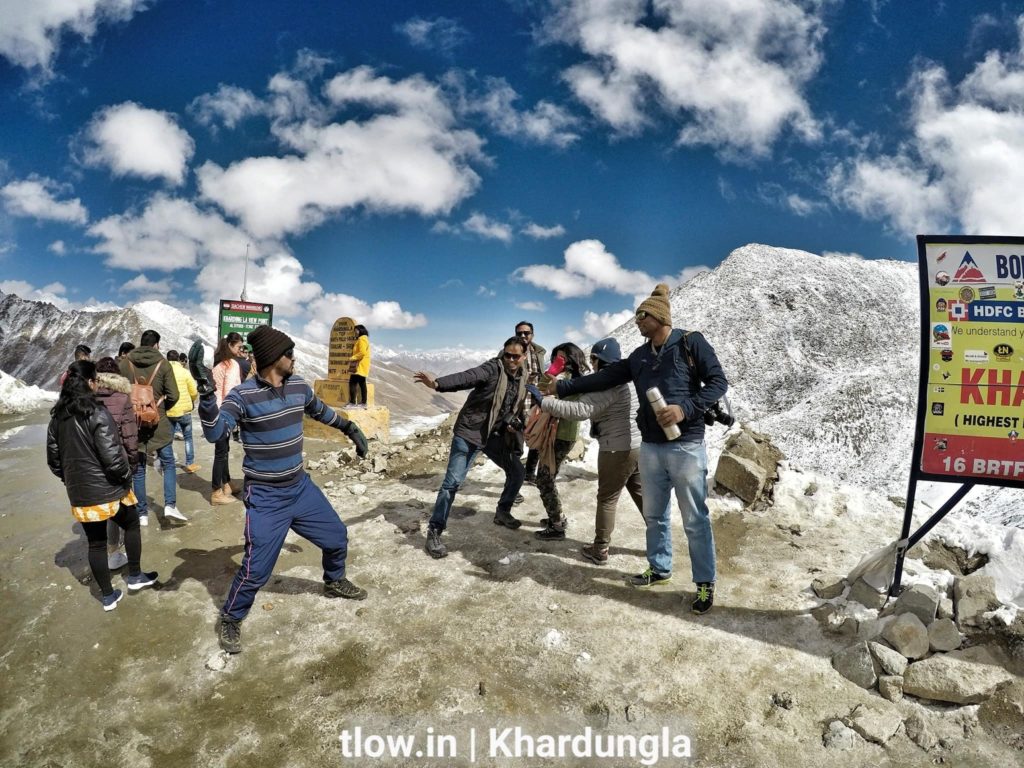 Snow fight at khardungla