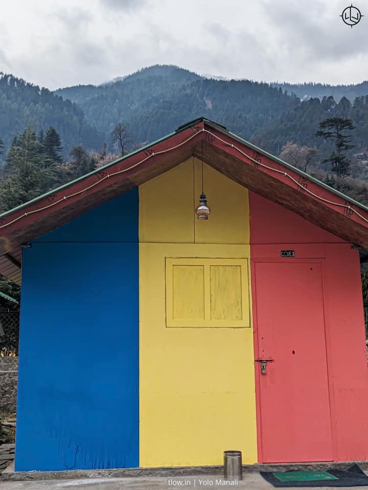 Romania flag at Yolo Manali
