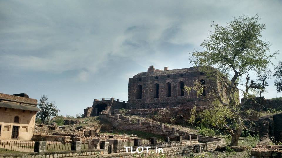 Orchha fort
