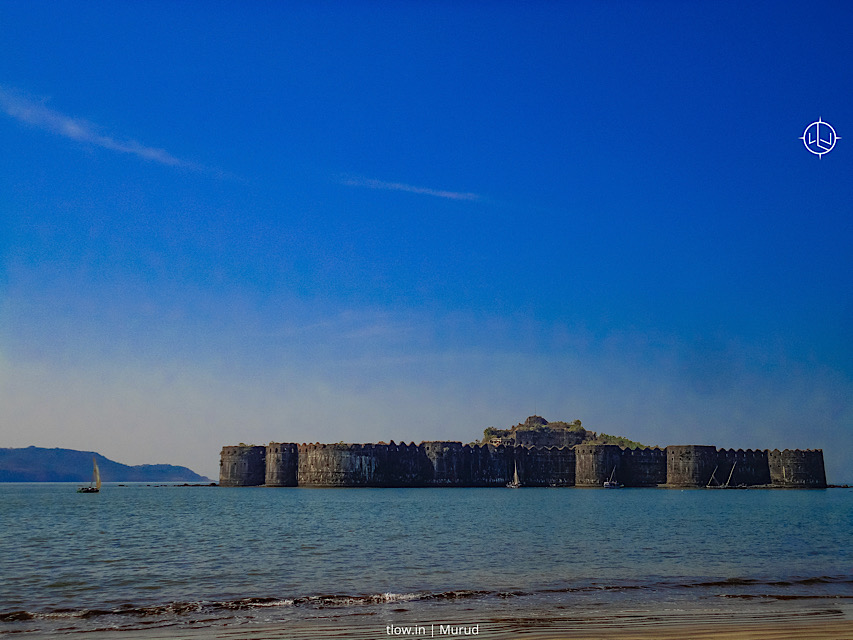 Murud sea fort