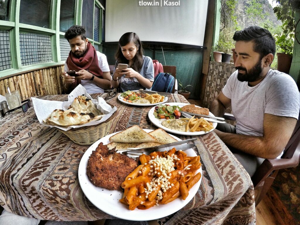 Kasol healthy eating trip group