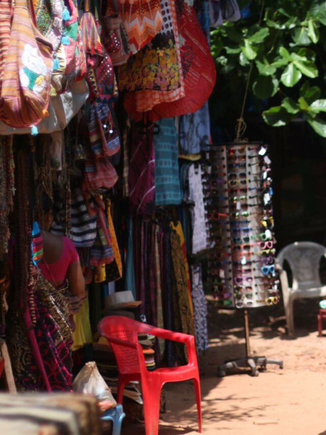 15 best places to shop at in Goa