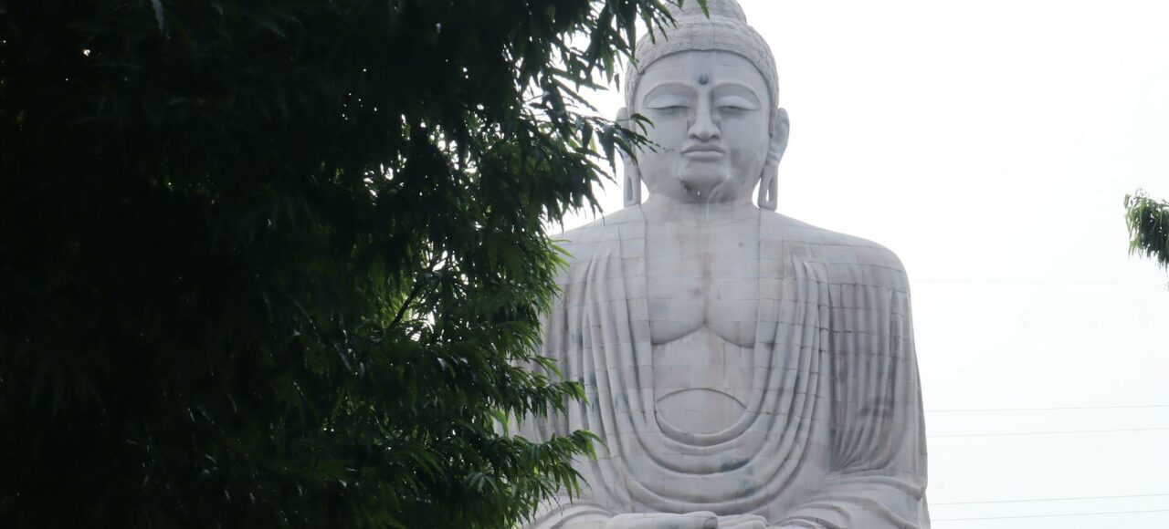 the great buddha statue in bodh gaya in india