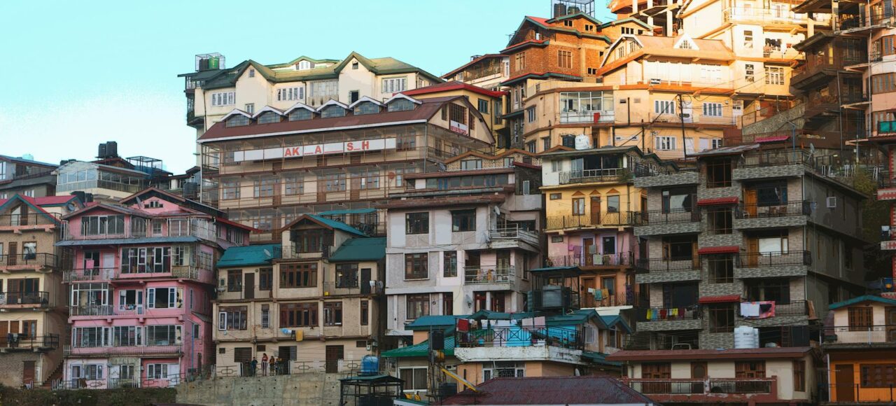 buildings and houses in the city of shimla